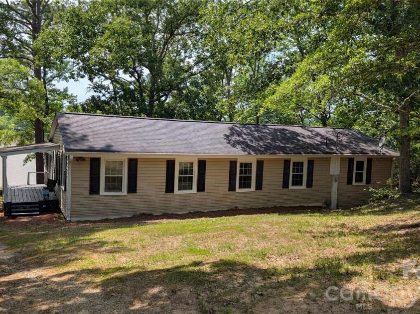 300 Valley 1 Drive, Winnsboro, SC 29180.  MLS# CAR4393095, YatesRealty ID 29821. 