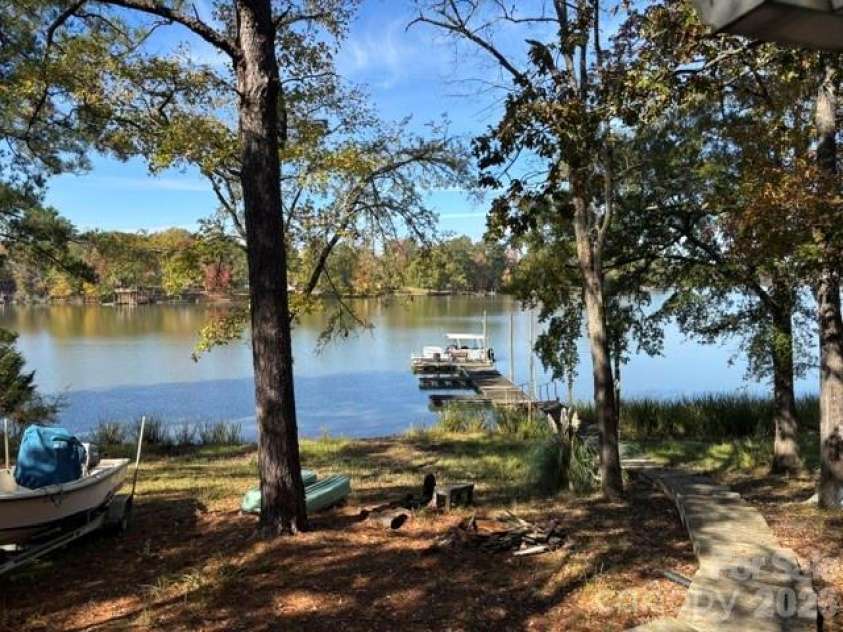 300 Valley 1 Drive, Winnsboro, SC 29180.  MLS# CAR4393095, YatesRealty ID 29821. 