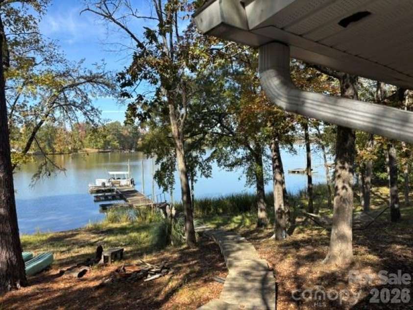 300 Valley 1 Drive, Winnsboro, SC 29180.  MLS# CAR4393095, YatesRealty ID 29821. 