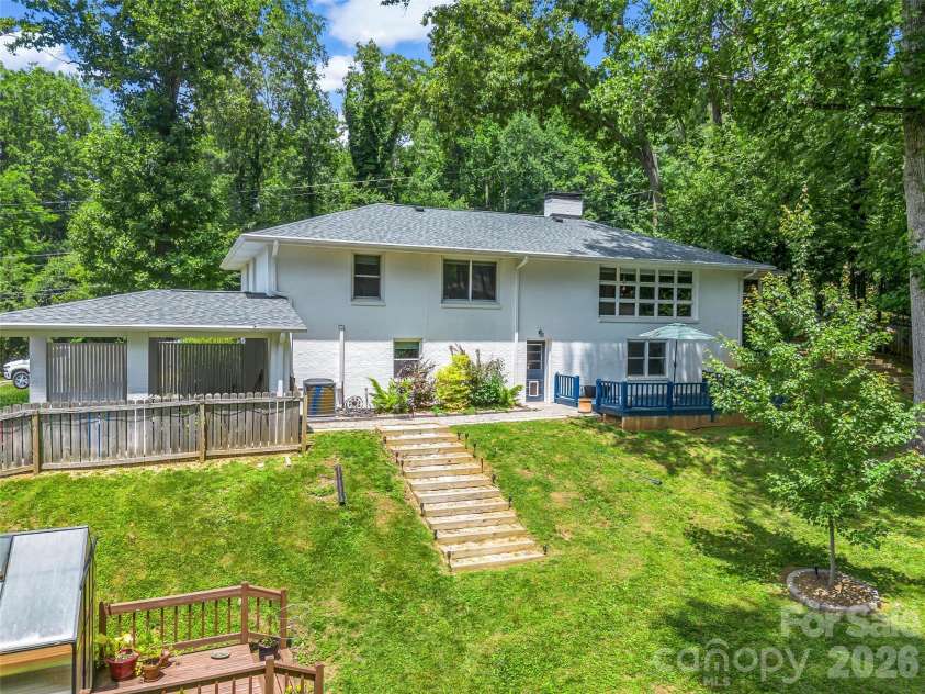2 Bevlyn Drive, Asheville, NC 28803.  MLS# CAR4393117, YatesRealty ID 29823. 