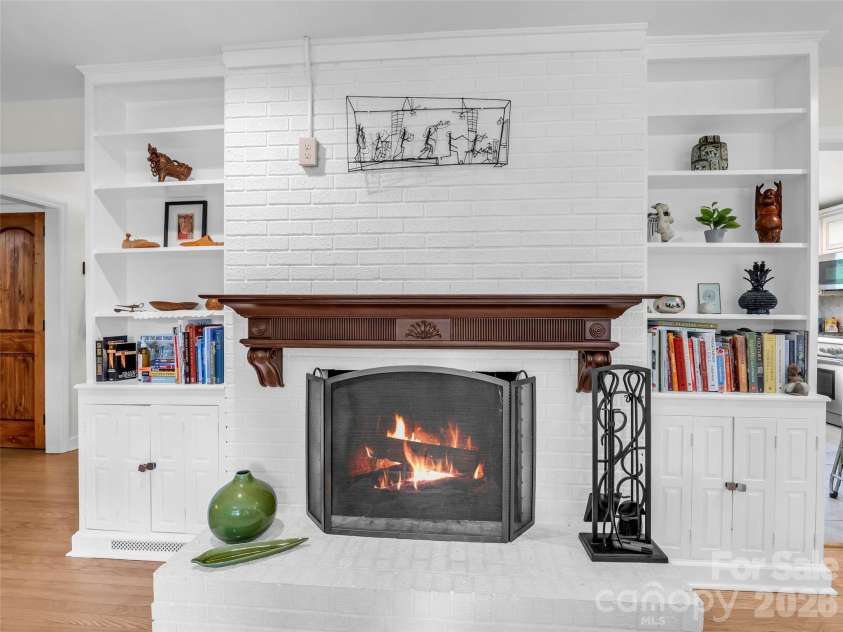 2 Bevlyn Drive, Asheville, NC 28803.  MLS# CAR4393117, YatesRealty ID 29823. 