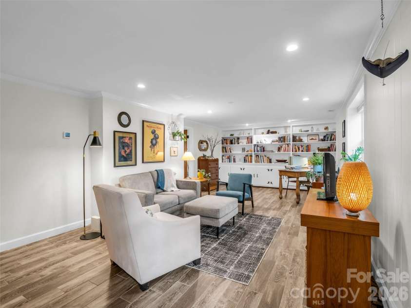 2 Bevlyn Drive, Asheville, NC 28803.  MLS# CAR4393117, YatesRealty ID 29823. 