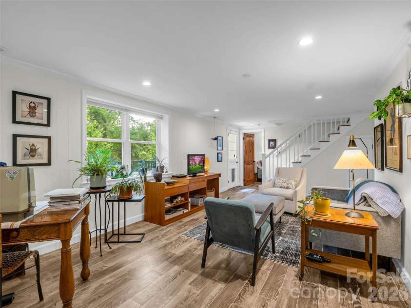 2 Bevlyn Drive, Asheville, NC 28803.  MLS# CAR4393117, YatesRealty ID 29823. 