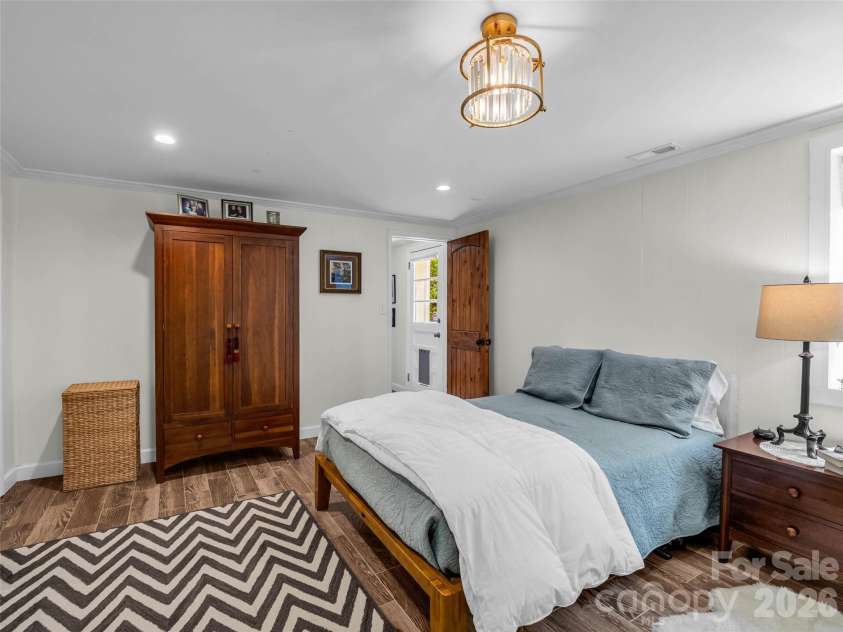 2 Bevlyn Drive, Asheville, NC 28803.  MLS# CAR4393117, YatesRealty ID 29823. 