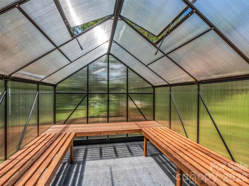 2 Bevlyn Drive, Asheville, NC 28803.  MLS# CAR4393117, YatesRealty ID 29823. 