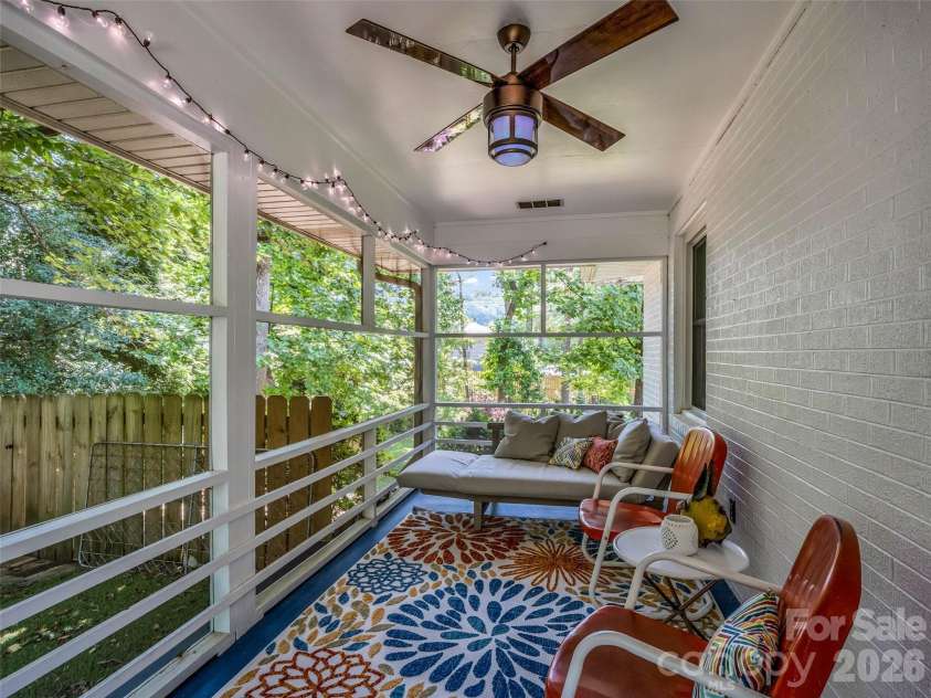 2 Bevlyn Drive, Asheville, NC 28803.  MLS# CAR4393117, YatesRealty ID 29823. 