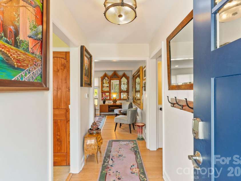 2 Bevlyn Drive, Asheville, NC 28803.  MLS# CAR4417526, YatesRealty ID 29823. 