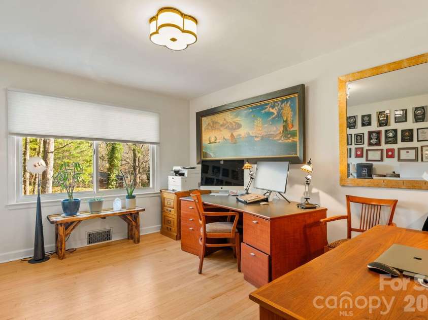 2 Bevlyn Drive, Asheville, NC 28803.  MLS# CAR4417526, YatesRealty ID 29823. 