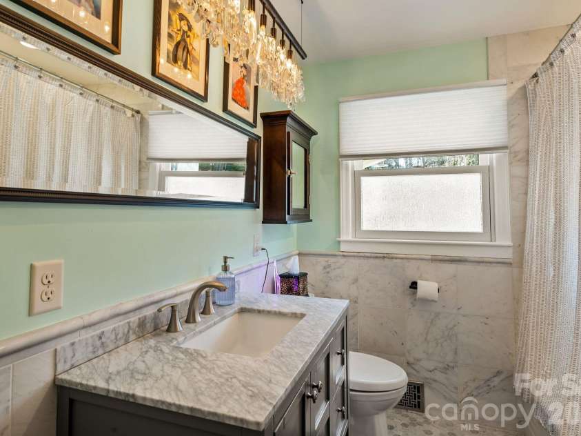 2 Bevlyn Drive, Asheville, NC 28803.  MLS# CAR4417526, YatesRealty ID 29823. 