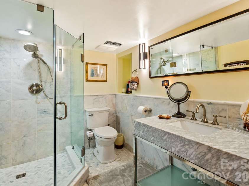 2 Bevlyn Drive, Asheville, NC 28803.  MLS# CAR4417526, YatesRealty ID 29823. 