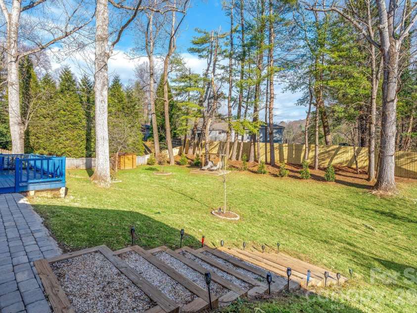 2 Bevlyn Drive, Asheville, NC 28803.  MLS# CAR4417526, YatesRealty ID 29823. 