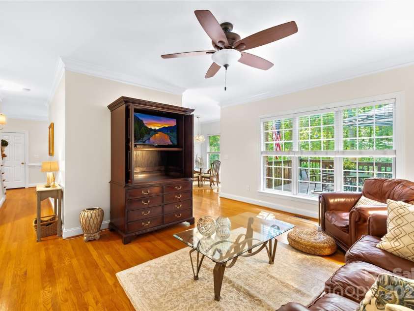 20601 Autumn Breeze Court, Cornelius, NC 28031.  MLS# CAR4284173, YatesRealty ID 29825. Great Room