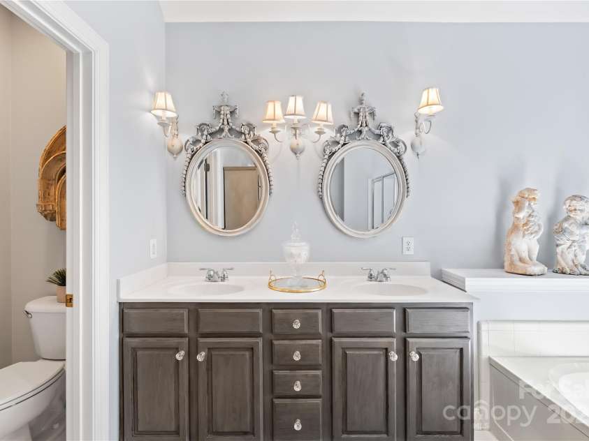 20601 Autumn Breeze Court, Cornelius, NC 28031.  MLS# CAR4284173, YatesRealty ID 29825. Primary Bath