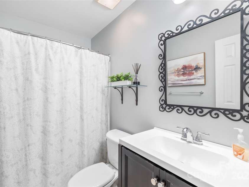 20601 Autumn Breeze Court, Cornelius, NC 28031.  MLS# CAR4284173, YatesRealty ID 29825. Third Level Full Bath