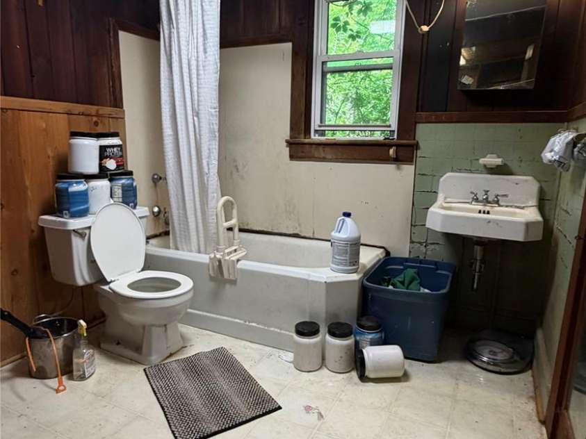 20 Utopia Road, Asheville, NC 28805.  MLS# CAR4392842, YatesRealty ID 29827. 