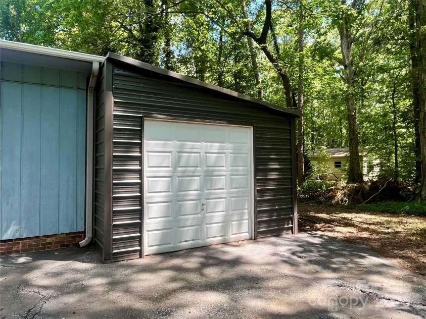 278 Forest Park Drive, Denton, NC 27239.  MLS# CAR4286338, YatesRealty ID 29827. 