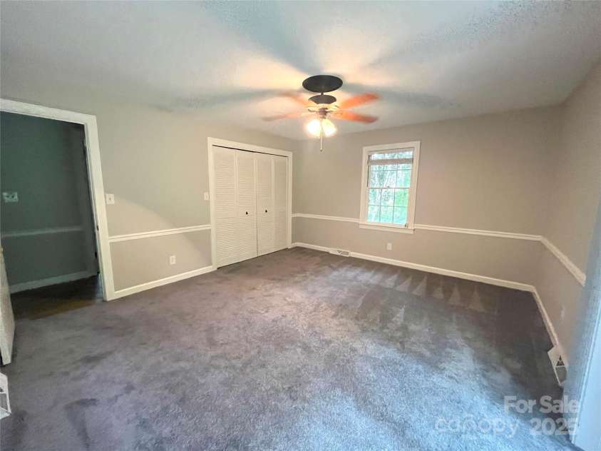 278 Forest Park Drive, Denton, NC 27239.  MLS# CAR4286338, YatesRealty ID 29827. 