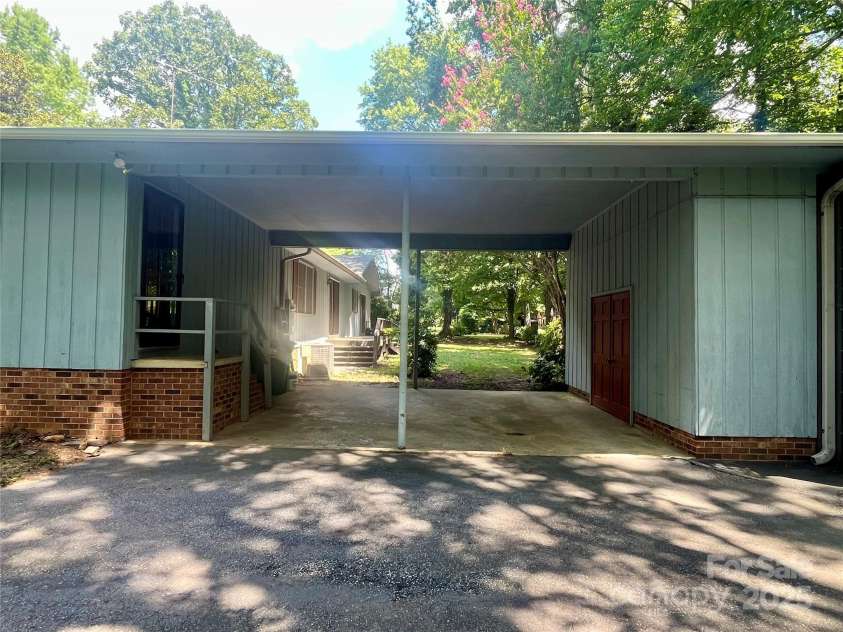 278 Forest Park Drive, Denton, NC 27239.  MLS# CAR4286338, YatesRealty ID 29827. 