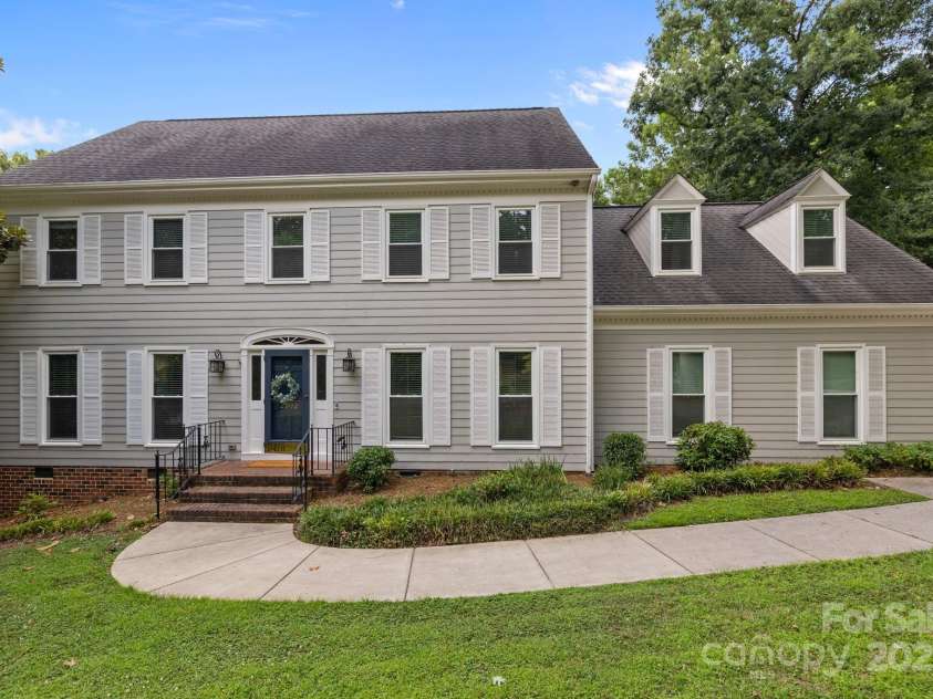 2702 Oxborough Drive, Matthews, NC 28105.  MLS# CAR4282364, YatesRealty ID 29828. 