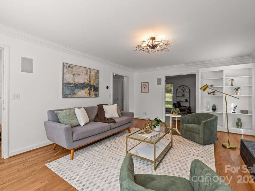 2702 Oxborough Drive, Matthews, NC 28105.  MLS# CAR4282364, YatesRealty ID 29828. 