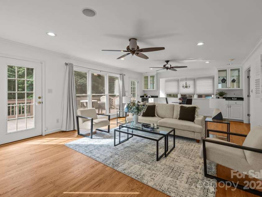 2702 Oxborough Drive, Matthews, NC 28105.  MLS# CAR4282364, YatesRealty ID 29828. 