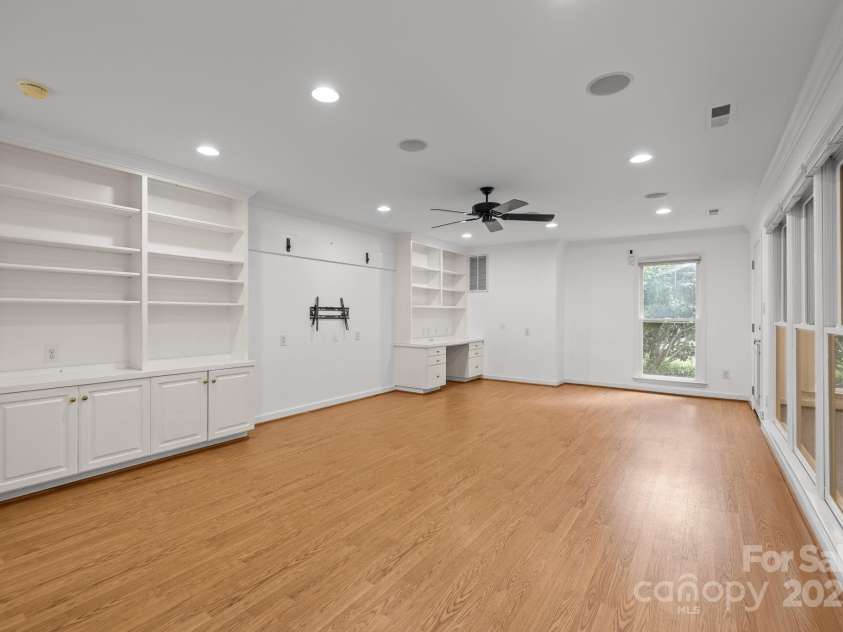 2702 Oxborough Drive, Matthews, NC 28105.  MLS# CAR4282364, YatesRealty ID 29828. 