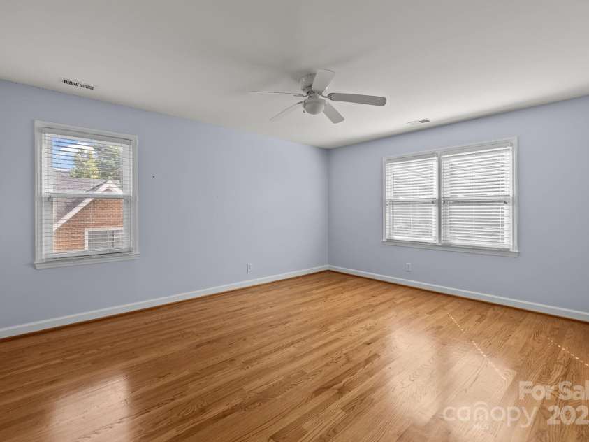 2702 Oxborough Drive, Matthews, NC 28105.  MLS# CAR4282364, YatesRealty ID 29828. 