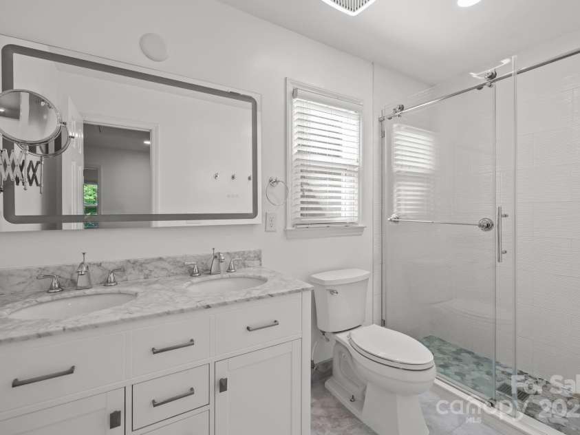 2702 Oxborough Drive, Matthews, NC 28105.  MLS# CAR4282364, YatesRealty ID 29828. 