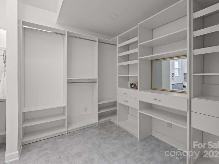 2702 Oxborough Drive, Matthews, NC 28105.  MLS# CAR4282364, YatesRealty ID 29828. 