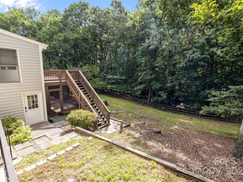 2702 Oxborough Drive, Matthews, NC 28105.  MLS# CAR4282364, YatesRealty ID 29828. 