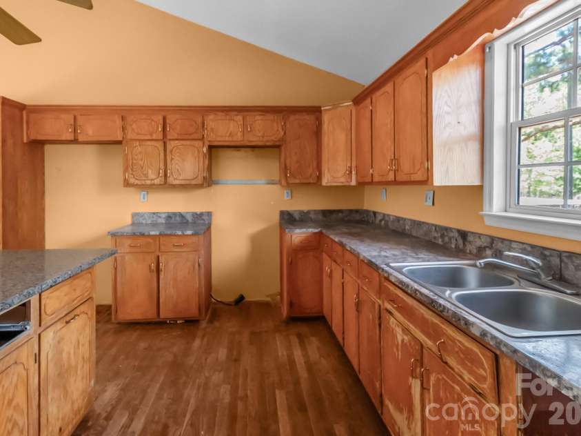 696 A Oak Ridge Church Road, Kershaw, SC 29067.  MLS# CAR4391218, YatesRealty ID 29829. 