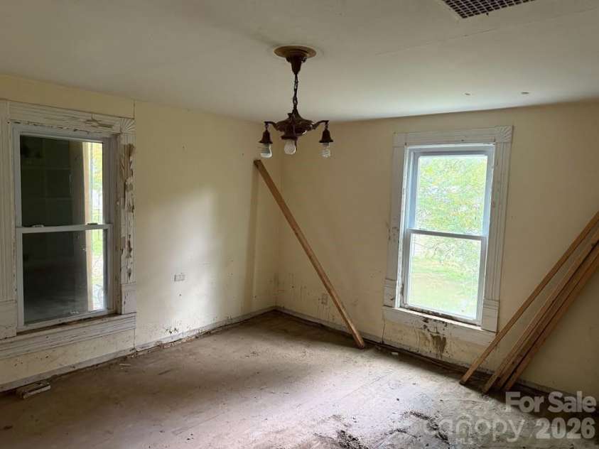 166 Old Helton School Road, Lansing, NC 28643.  MLS# CAR4333669, YatesRealty ID 2983. 