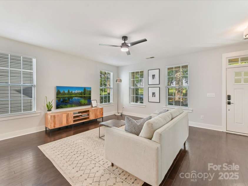 2522 Double Oaks Road, Charlotte, NC 28206.  MLS# CAR4286434, YatesRealty ID 29830. 