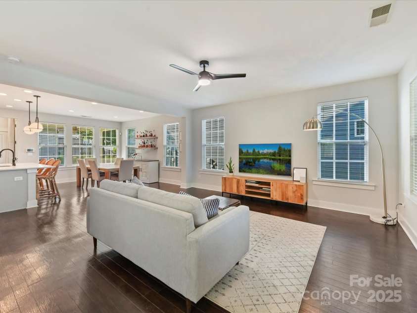 2522 Double Oaks Road, Charlotte, NC 28206.  MLS# CAR4286434, YatesRealty ID 29830. 
