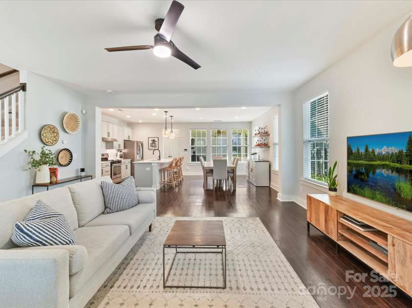2522 Double Oaks Road, Charlotte, NC 28206.  MLS# CAR4286434, YatesRealty ID 29830. 
