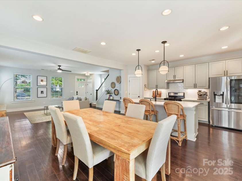 2522 Double Oaks Road, Charlotte, NC 28206.  MLS# CAR4286434, YatesRealty ID 29830. 