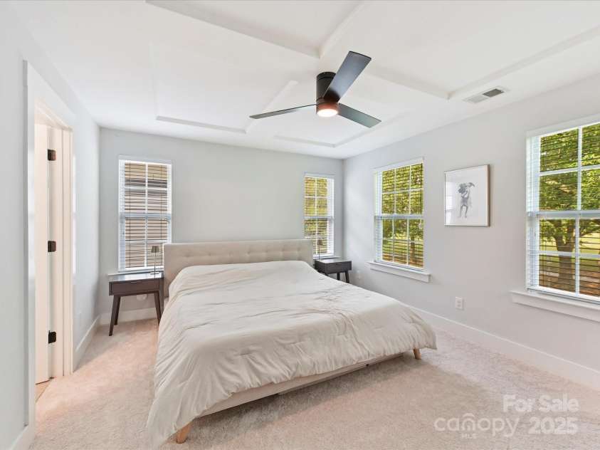 2522 Double Oaks Road, Charlotte, NC 28206.  MLS# CAR4286434, YatesRealty ID 29830. 