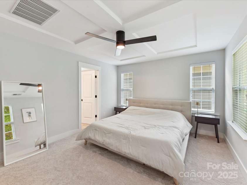 2522 Double Oaks Road, Charlotte, NC 28206.  MLS# CAR4286434, YatesRealty ID 29830. 