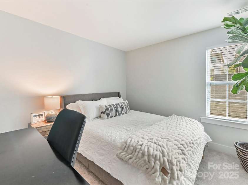2522 Double Oaks Road, Charlotte, NC 28206.  MLS# CAR4286434, YatesRealty ID 29830. 