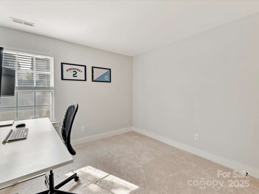 2522 Double Oaks Road, Charlotte, NC 28206.  MLS# CAR4286434, YatesRealty ID 29830. 