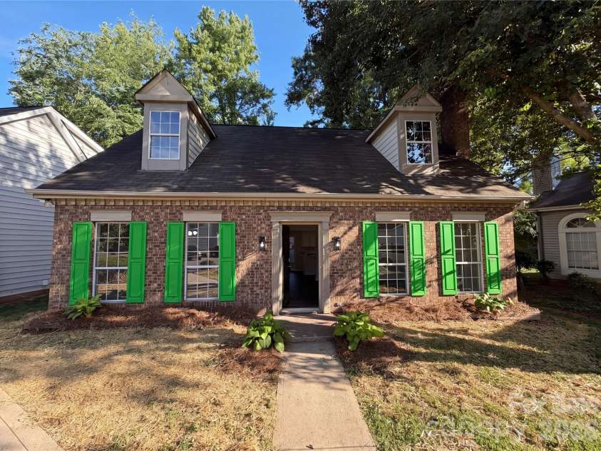 4720 Topsail Court, Charlotte, NC 28212.  MLS# CAR4383742, YatesRealty ID 29830. 