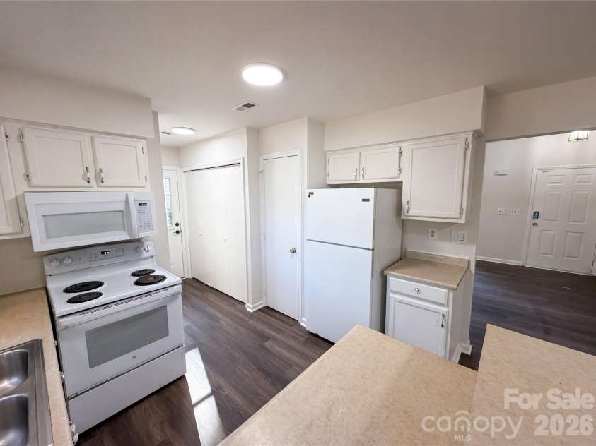4720 Topsail Court, Charlotte, NC 28212.  MLS# CAR4383742, YatesRealty ID 29830. 