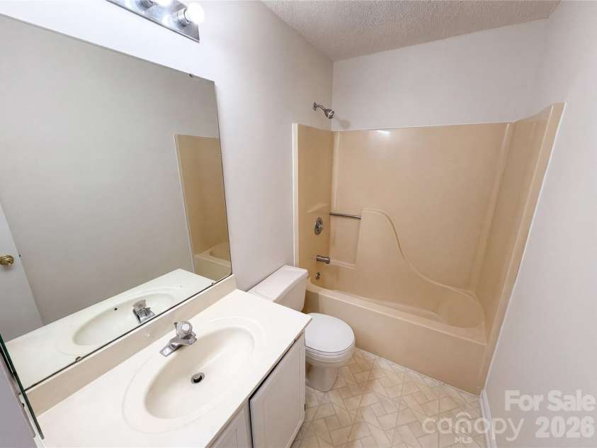 4720 Topsail Court, Charlotte, NC 28212.  MLS# CAR4383742, YatesRealty ID 29830. 