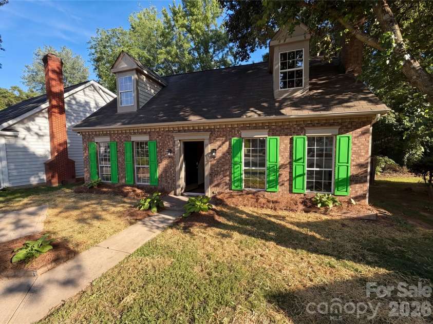 4720 Topsail Court, Charlotte, NC 28212.  MLS# CAR4383742, YatesRealty ID 29830. 