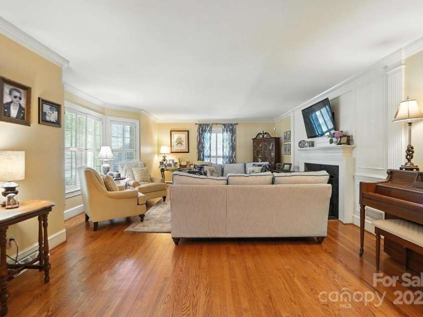 307 Dogwood Drive, Mount Holly, NC 28120.  MLS# CAR4273182, YatesRealty ID 29831. 