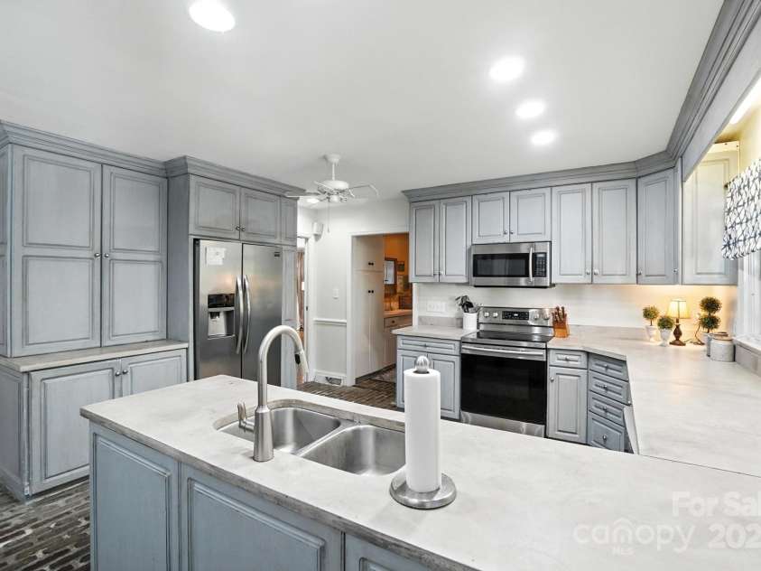 307 Dogwood Drive, Mount Holly, NC 28120.  MLS# CAR4273182, YatesRealty ID 29831. 