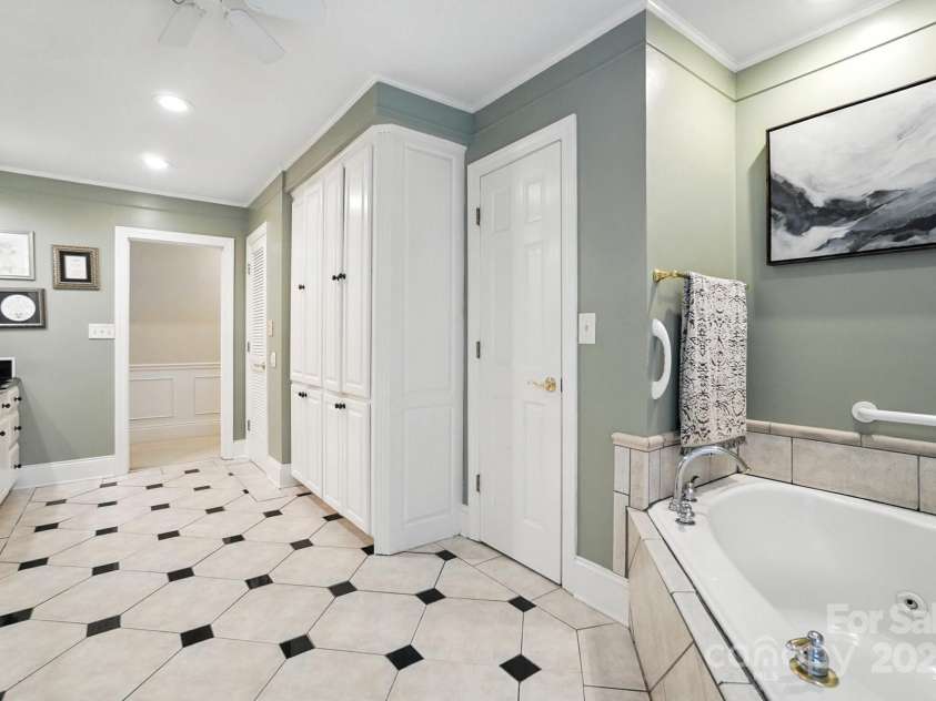 307 Dogwood Drive, Mount Holly, NC 28120.  MLS# CAR4273182, YatesRealty ID 29831. 