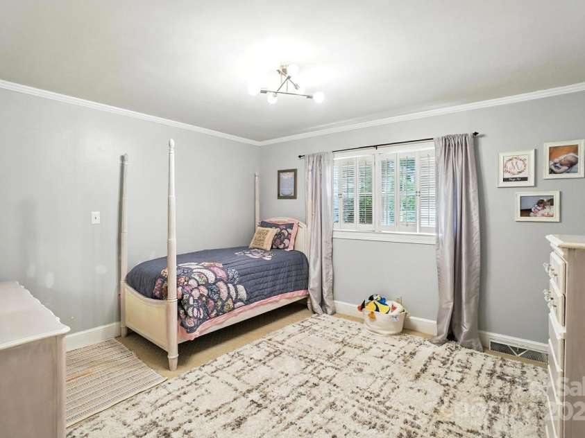 307 Dogwood Drive, Mount Holly, NC 28120.  MLS# CAR4273182, YatesRealty ID 29831. 