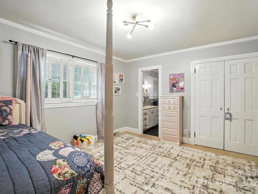 307 Dogwood Drive, Mount Holly, NC 28120.  MLS# CAR4273182, YatesRealty ID 29831. 