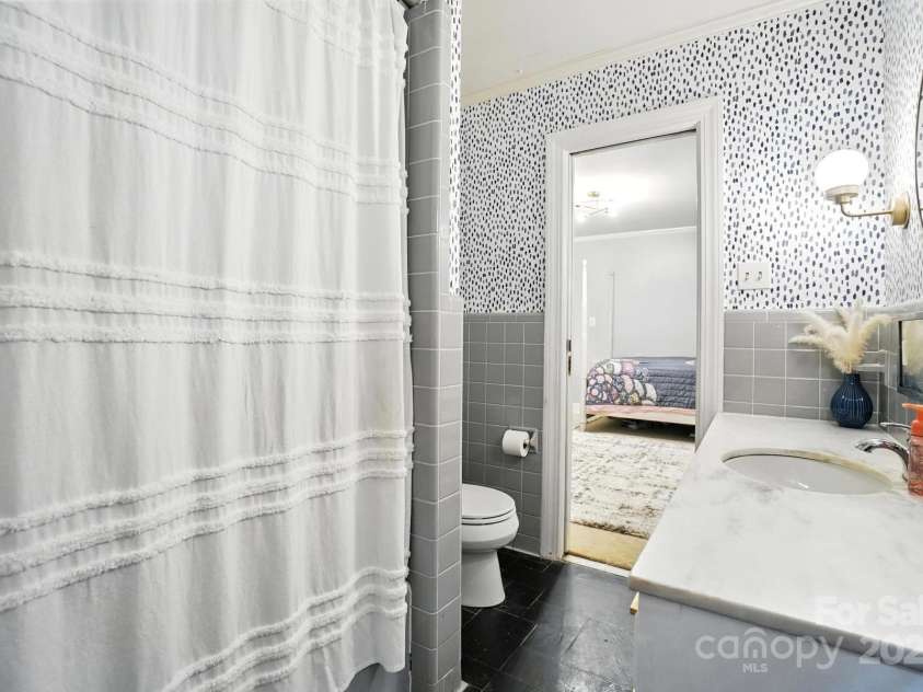 307 Dogwood Drive, Mount Holly, NC 28120.  MLS# CAR4273182, YatesRealty ID 29831. 